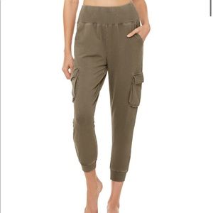 Alo Yoga WASHED 7/8 HIGH-WAIST CARGO SWEATPANT